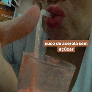 Marília Mendonça mostra parte de dieta em foto: 'Suco sem açúcar'