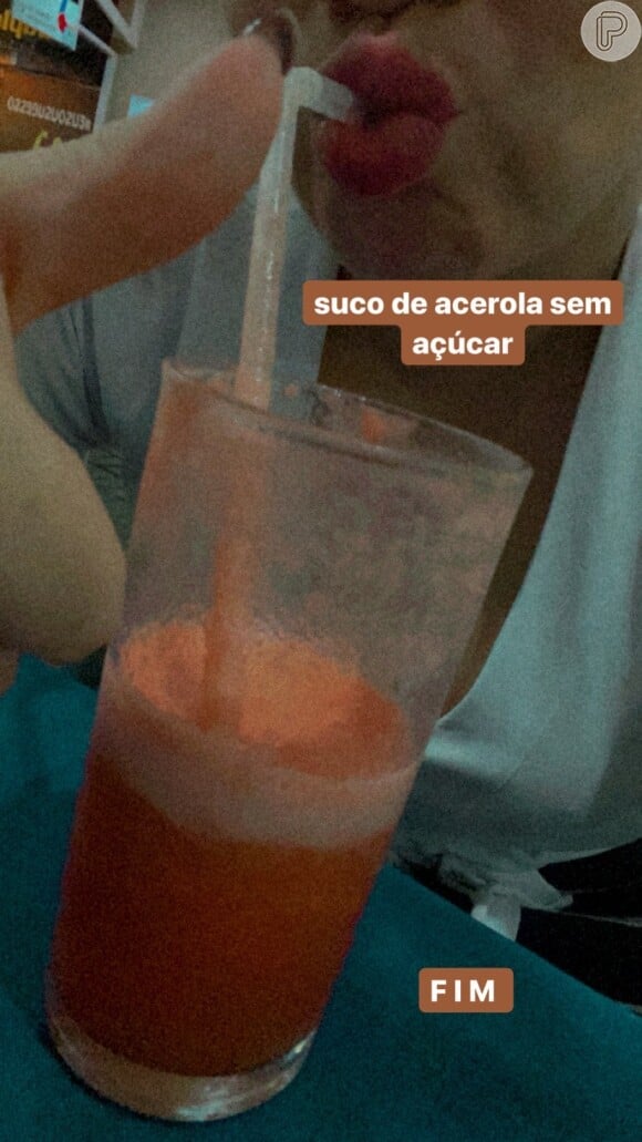 Marília Mendonça mostra parte de dieta em foto: 'Suco sem açúcar'