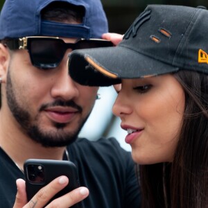 Kevinho e Gabriela Versiani foram acusados na web de namoro fake