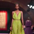 Moda no Paris Fashion Week: Amarração é tendência da alta-costura