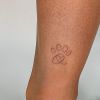 Larissa Manoela tatua pata de cachorro na perna: 'A quem eu devo o amor mais puro e genuíno'