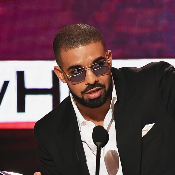 Drake diz não acreditar em morte de Kobe Bryant: 'Não pode ser'