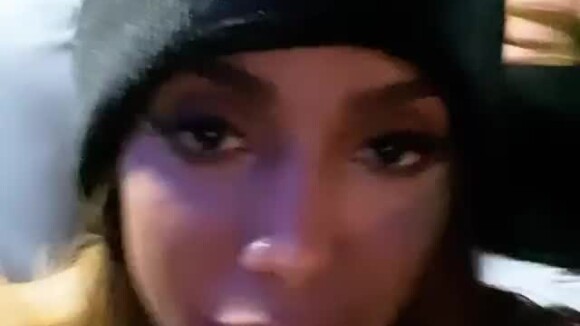 Veja vídeo de Anitta mostrando mordida de Lexa na coxa após show nesta quinta-feira, dia 30 de janeiro de 2020