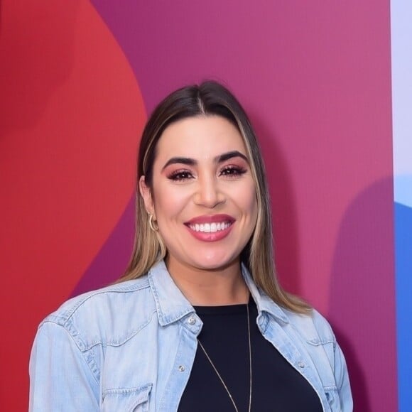 Naiara Azevedo tirou gordura das costas, parte interna das coxas, braços e abdômen