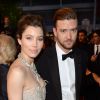 Justin Timberlake e Jessica Biel teriam passado por uma crise profunda no relacionamento. O cantor, inclusive, já teria traído a atriz, que ameaçou pedir o divórcio. O casal, entretanto, voltou às boas em outubro de 2014