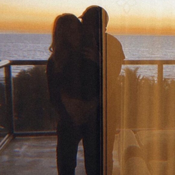 Flavia Pavanelli e Junior Mendonza não planejam casamento para 2020