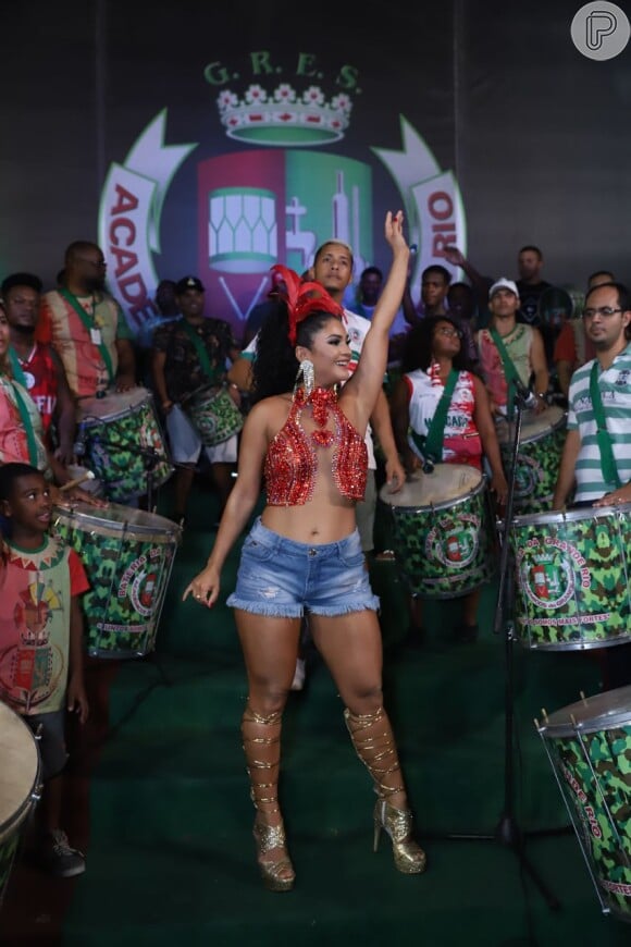 Mileide Mihaile esteve no ensaio de Carnaval na quadra da Acadêmicos do Grande Rio
