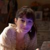 Maria Antônia (Michelle Batista) usa a web em busca de conselhos amorosos na novela 'Amor Sem Igual'