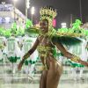 Cantora Iza elegeu o ouro digno de uma rainha para desfilar pela Imperatriz Leopoldinense no Carnaval do Rio