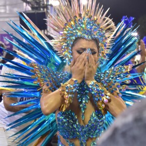 Lexa não escondeu a emoção ao desfilar com rainha de bateria da Unidos da Tijuca