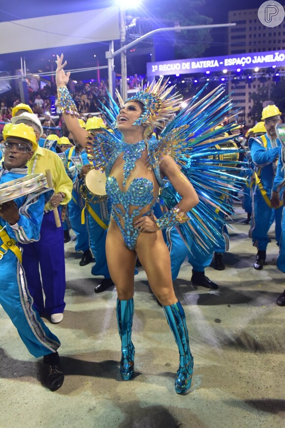 Rainha de bateria da Unidos da Tijuca, Lexa falou sobre fantasia usada no Carnaval