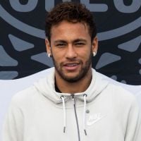 Novo casal? Neymar e apresentadora veem jogo juntos e fãs apontam affair. Saiba!