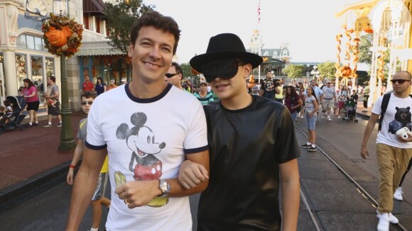 Rodrigo Faro e MC Gui passeiam na Disney para o 'Hora do Faro'