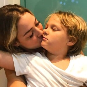 Filho de Carol Dantas, Davi Lucca tem chamado atenção na web pelos treinos funcionais que faz