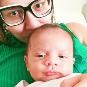 Marília Mendonça se dedica aos cuidados com o filho, Léo