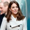 Kate Middleton levou para viagem um casaco que tem desde quando era solteira