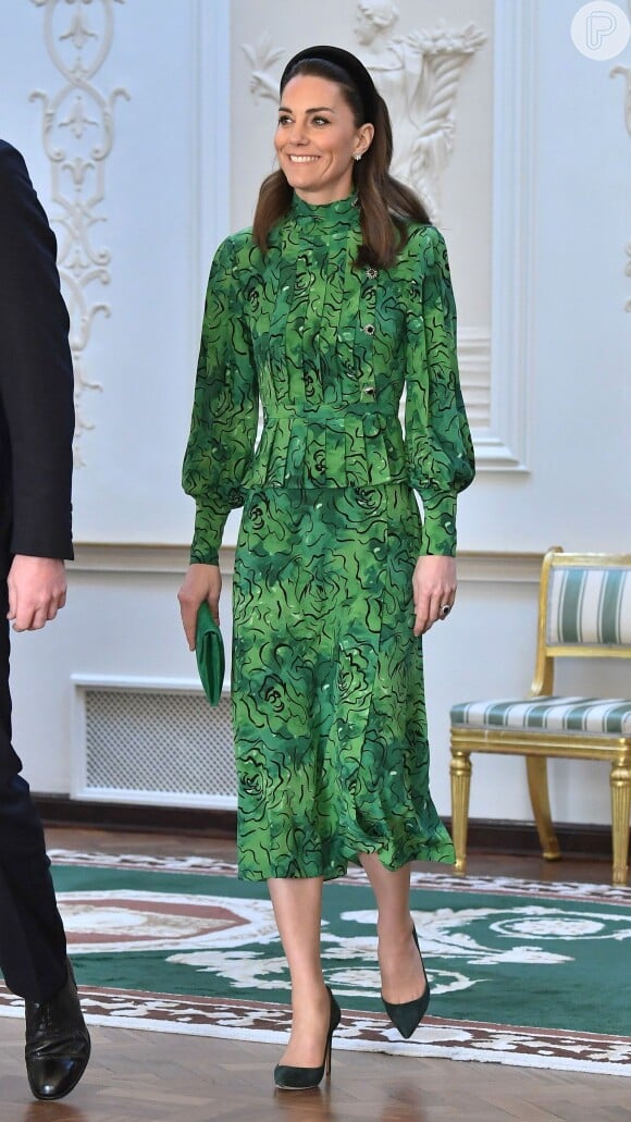 Kate Middleton está na Irlanda com o marido, Príncipe William, e surgiu com looks elegantes