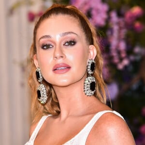 Marina Ruy Barbosa mostra detalhes da nova casa em Los Angeles, nos Estados Unidos