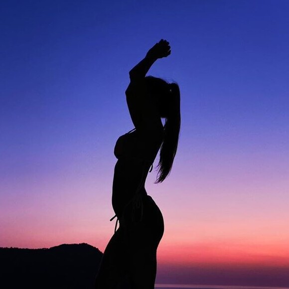 Mulher de Alok, Romana Novais celebra mudança no corpo após gravidez