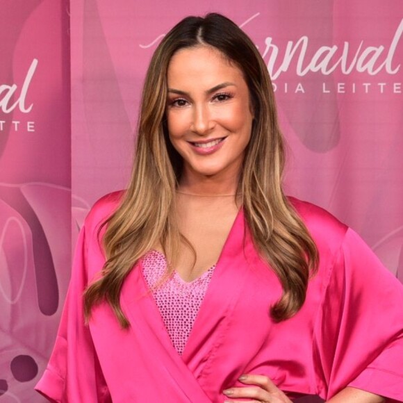 Claudia Leitte cancela show por suspeita de coronavírus