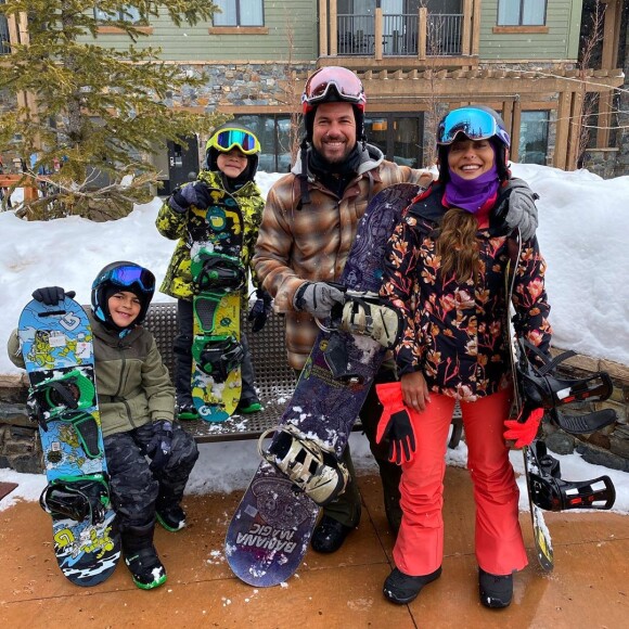 Juliana Paes e a família viajaram para os Estados Unidos nas férias e decidiram fazer um quarentena voluntária