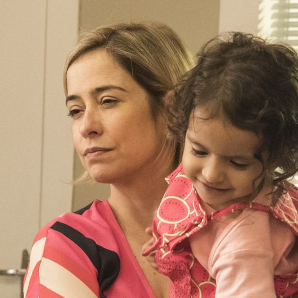 Fim da novela 'Malhação: Toda Forma de Amar': Rita (Alanis Guillen) e Lígia (Paloma Duarte) se acertam sobre a guarda de Nina (Eloá Miranda/Lavínia Miranda), filha da garota