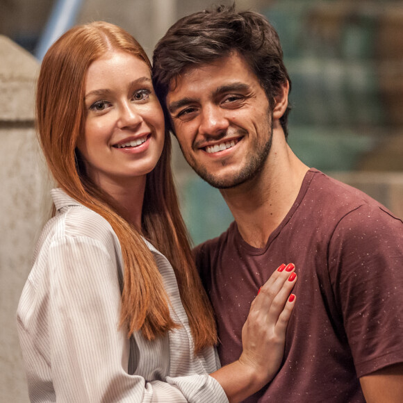 Marina Ruy Barbosa viveu par romântico com Felipe Simas na novela 'Totalmente Demais'
