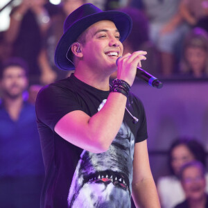 Wesley Safadão publicou vídeo dos filhos e caçula chamou atenção na web