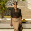 Juliana Paes apostava em office look elegante e moderno em 'Totalmente Demais', modelito inspirado no estilo de Kim Kardashian