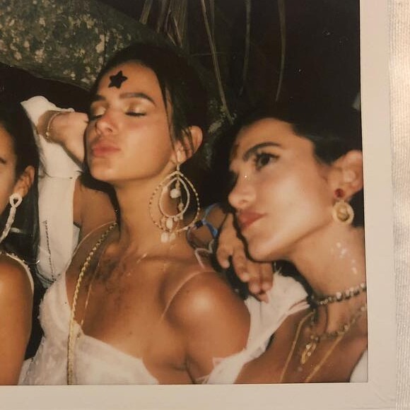 Bruna Marquezine fará festa para Manu Gavassi após quarentena