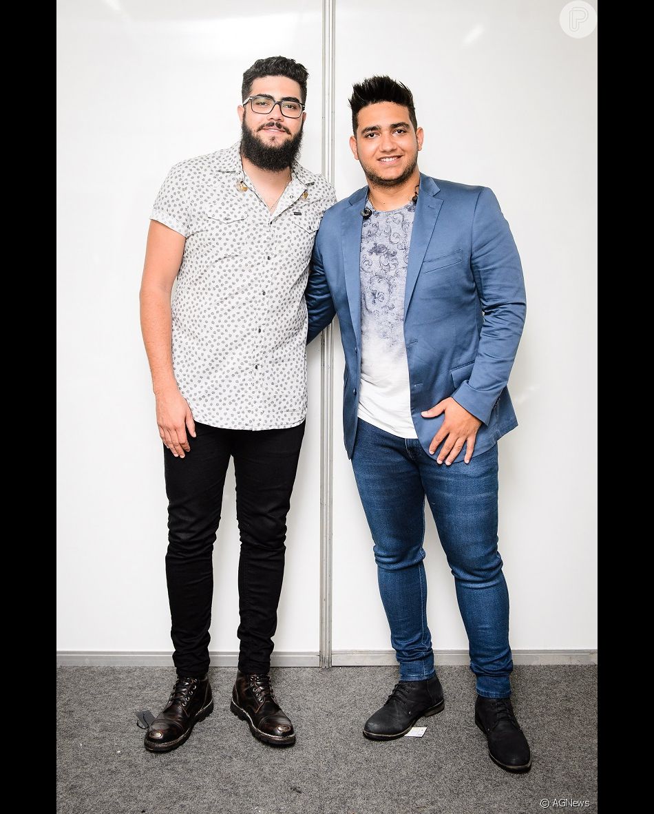 Henrique e Juliano cantaram com suas mulheres - Purepeople