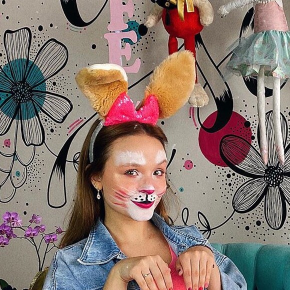 Larissa Manoela se vestiu de coelhinha na Páscoa