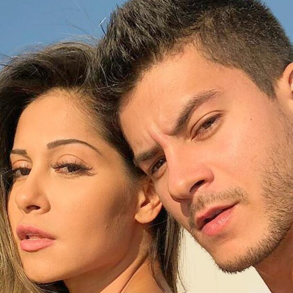 Arthur Aguiar falou sobre o fim do casamento com Mayra Cardi neste domingo, 3 de maio de 2020