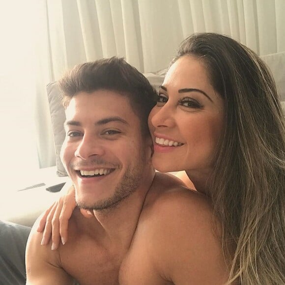 Mayra Cardi explicou que ela e Arthur Aguiar eram muito diferentes