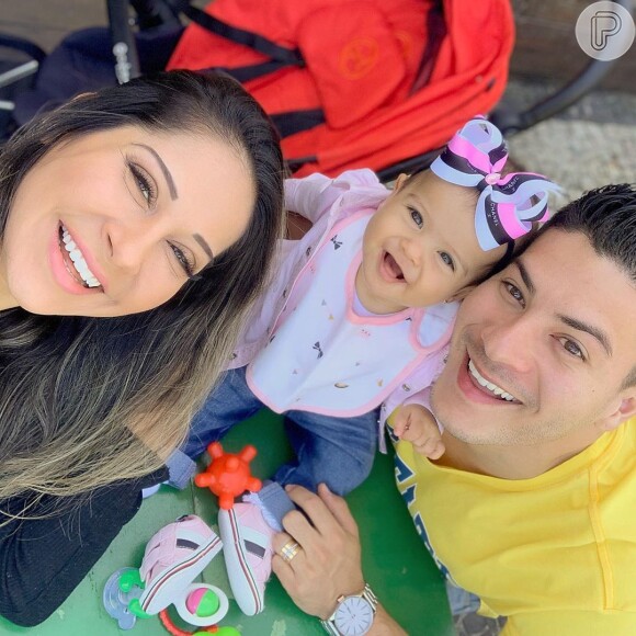 Arthur Aguiar e Mayra Cardi se casaram em 2017 e são pais de Sophia, de 1 ano