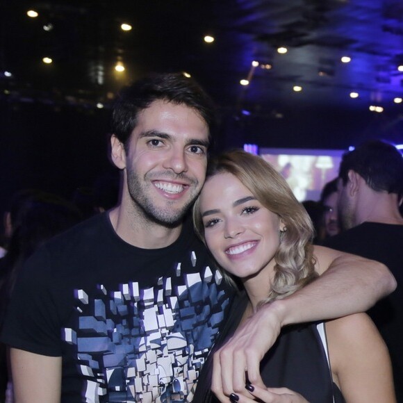 Grávida de Kaká, Carol Dias afirmou que não deve expor as fotos da filha