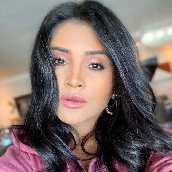 Mileide Mihaile não escondeu o clima de romance na foto com o novo namorado, o empresário Neto Santos