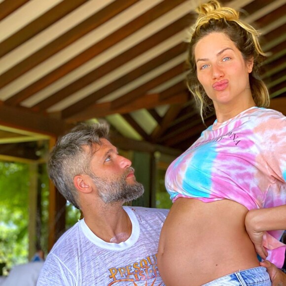 Grávida de 7 meses, Giovanna Ewbank tietou Sthefany Brito, no começo da gravidez