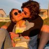 Sasha Meneghel dá beijo em João Figueiredo em vídeo