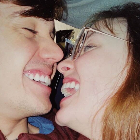 Larissa Manoela planeja coleção de roupas com namorado, Leo Cidade