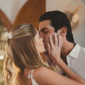 Bárbara Evans e Gustavo Theodoro tiveram casamento reservado por conta da pandemia do novo coronavírus