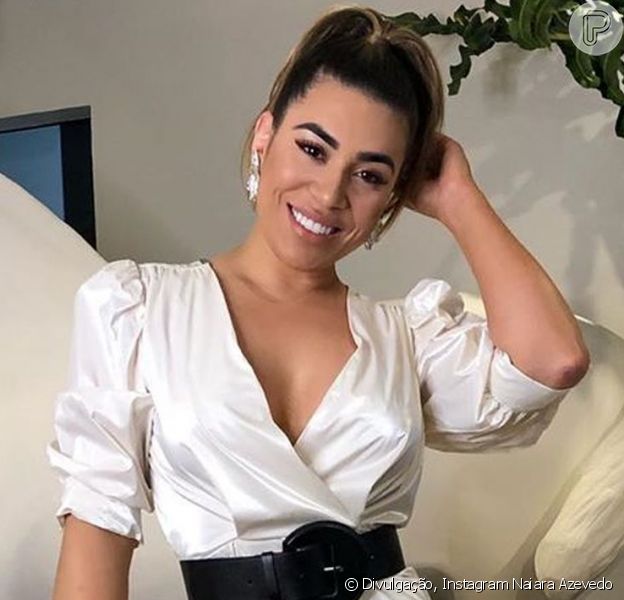 Naiara Azevedo usou um look que deixou seu corpo magro em evidência
