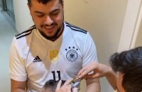 Veja vídeo de filho de Cristiano e Paula Vaccari cortando o cabelo!