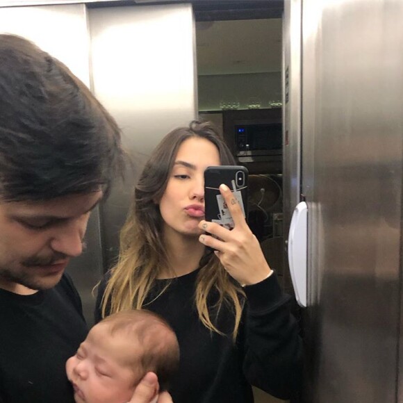 Gabi Brandt e Saulo Poncio são pais de Davi