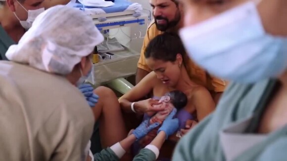 Vídeo do parto do primeiro filho de Biah Rodrigues e Sorocaba emocionou a web. Veja
