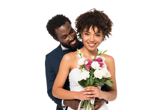 Você pode se organizar para celebrar o casamento sem precisar adiar a data original