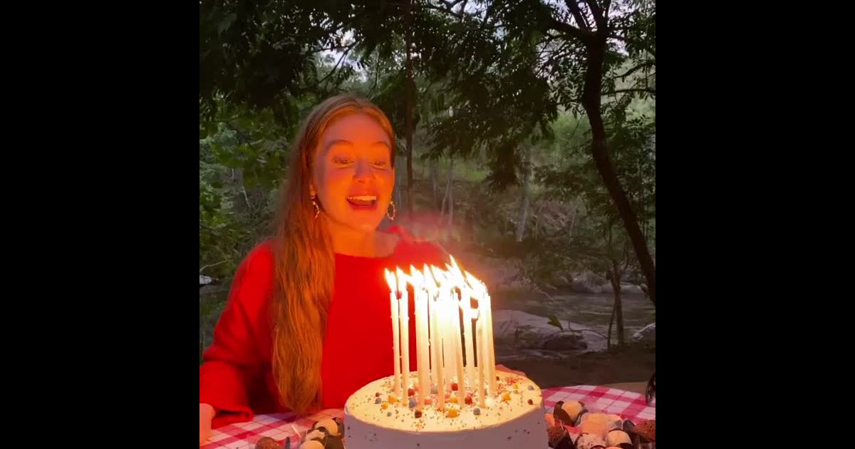 Marina Ruy Barbosa comemora 25 anos em festa íntima com a ...