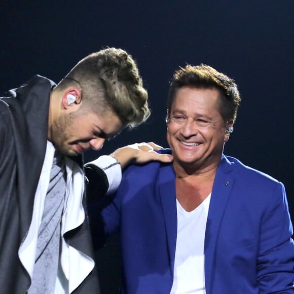 Influenciadora Virgínia Fonseca recebeu mensagem de Leonardo em live do cantor: 'Seja feliz sempre! Saúde, paz e alegria no seu coração'. Zé Felipe, filho do sertanejo, e jovem estariam se conhecendo melhor