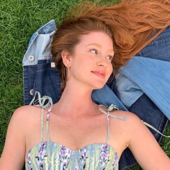 Marina Ruy Barbosa também aparece sem maquiagem em fotos nas redes sociais