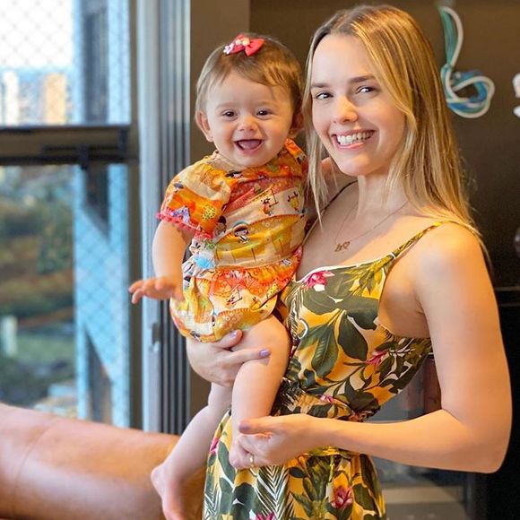 Thaeme, da dupla com Thiago, não vai parar de mostrar a filha